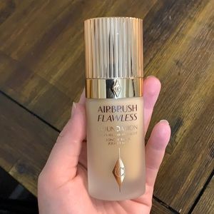 Charlotte Tilbury Airbrush Flawless in Warm 5.5